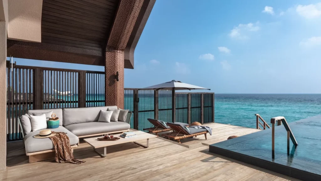 ocean-pool-villa-terrasse-joali-being