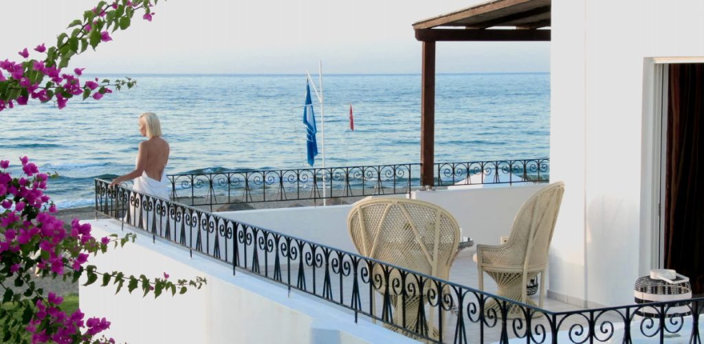 Appréciez votre voyage de luxe en Crète en réservant la villa plage de deux chambres de Caramel Grecotel Boutique Resort 