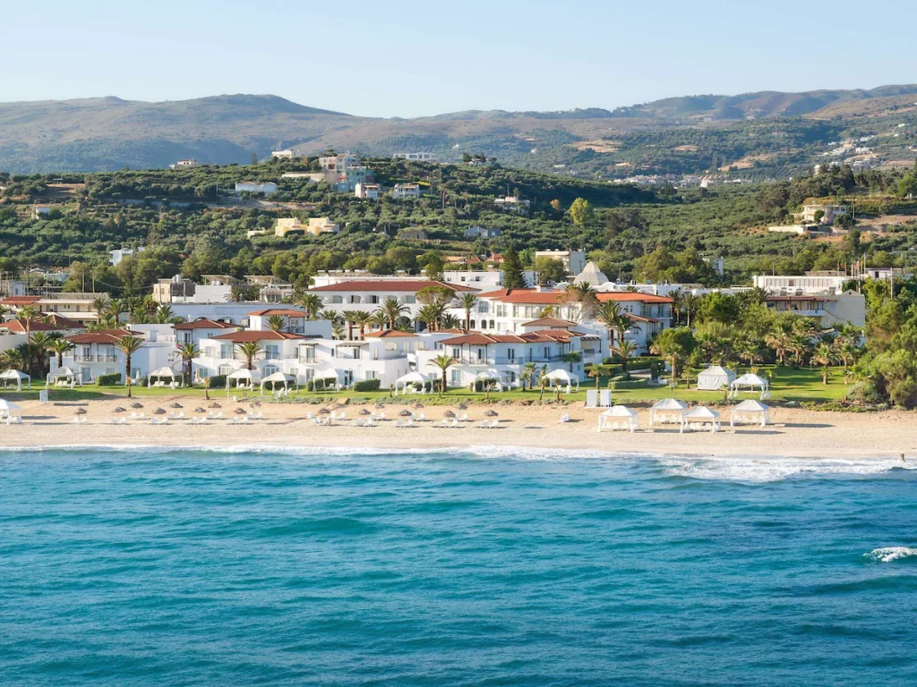 vue-plage-caramel-grechotel-boutique-resort-crète