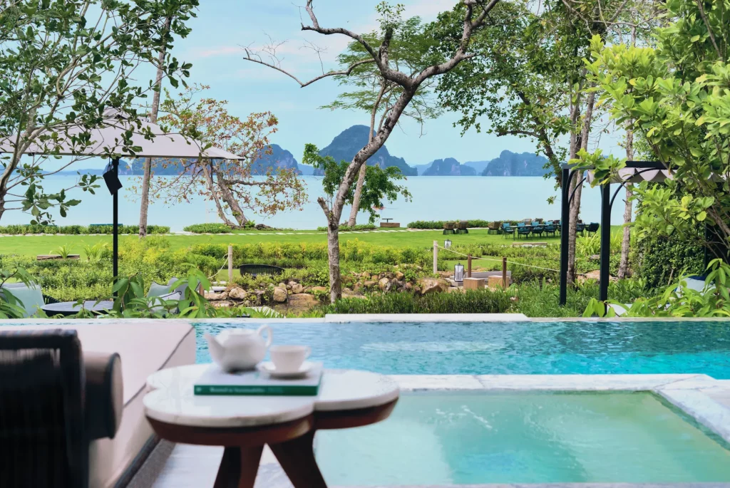 Réservez le joyau de l'hôtel de luxe Banyan Tree Krabi : la villa plage front de mer avec piscine privée pour un voyage de luxe à Krabi, Thaïlande