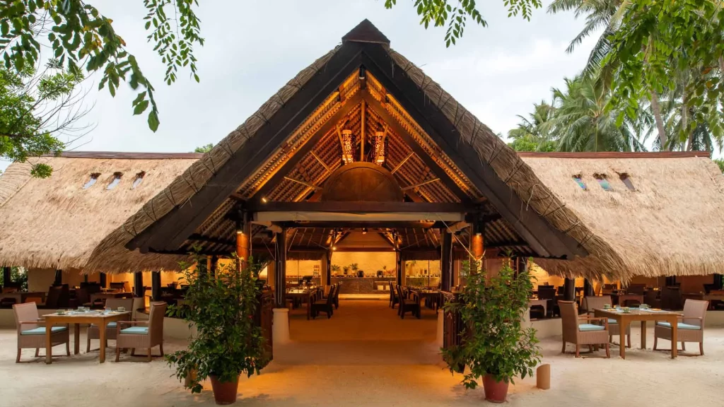 Banyan-Tree-Vabbinfaru-Restaurant-Ilaafathi