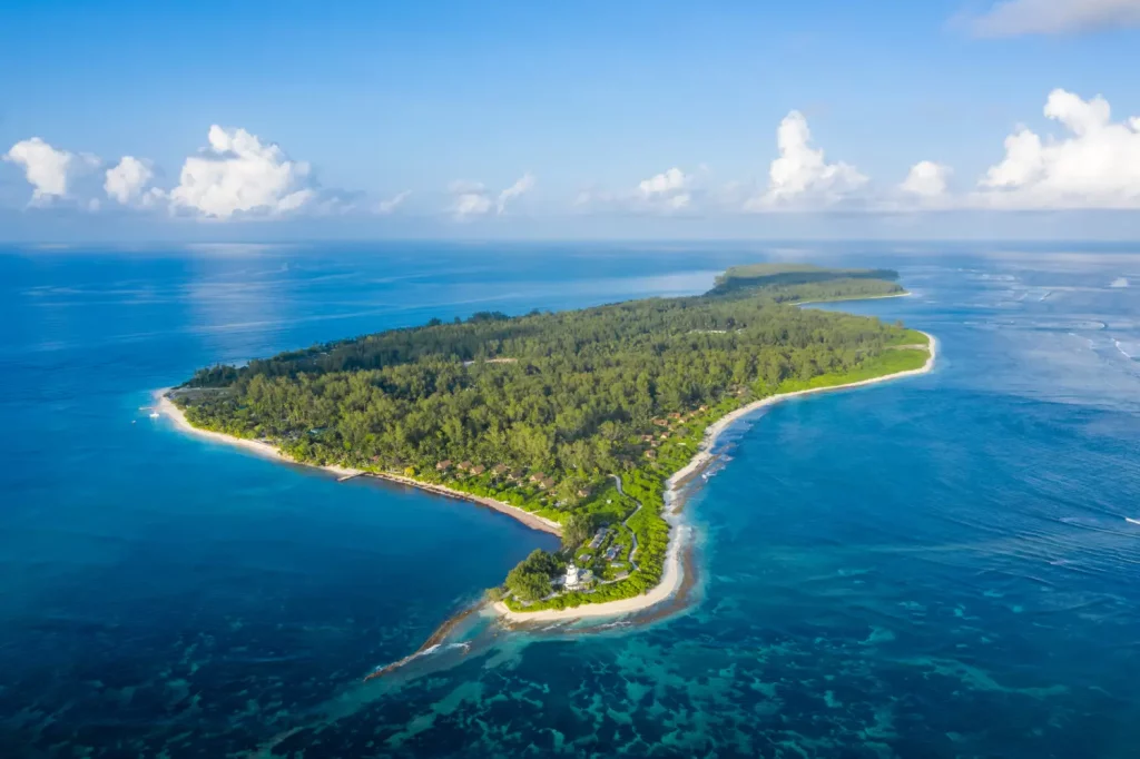 four-seasons-desroches-island-vue-aérienne