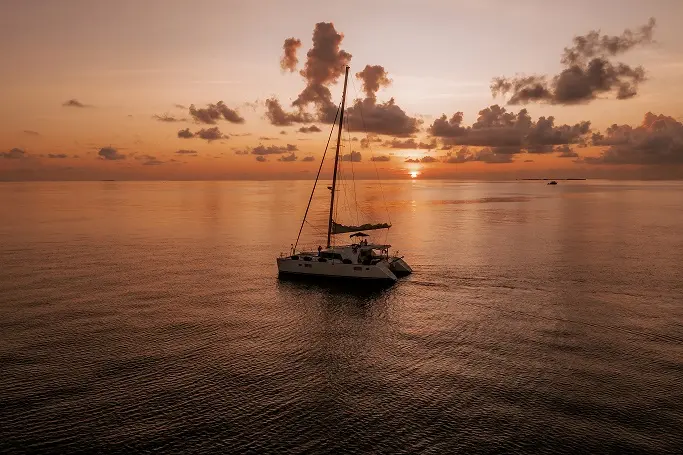 sunset-cruise-catamaran-banyan-tree-vabbinfaru