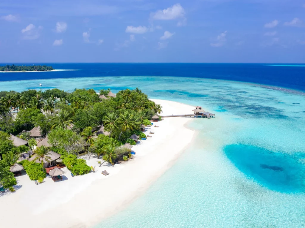 vue-aérienne-plage-maldives-banyan-tree