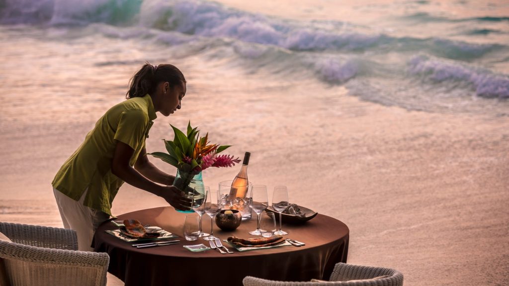 diner-plage-voyage-de-noces-seychelles-four-seasons