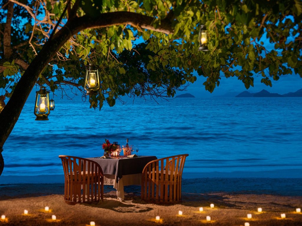 four-seasons-resort-seychelles_Dîner romantique