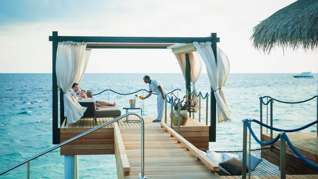 romance-aux-maldves-velaa-private-island