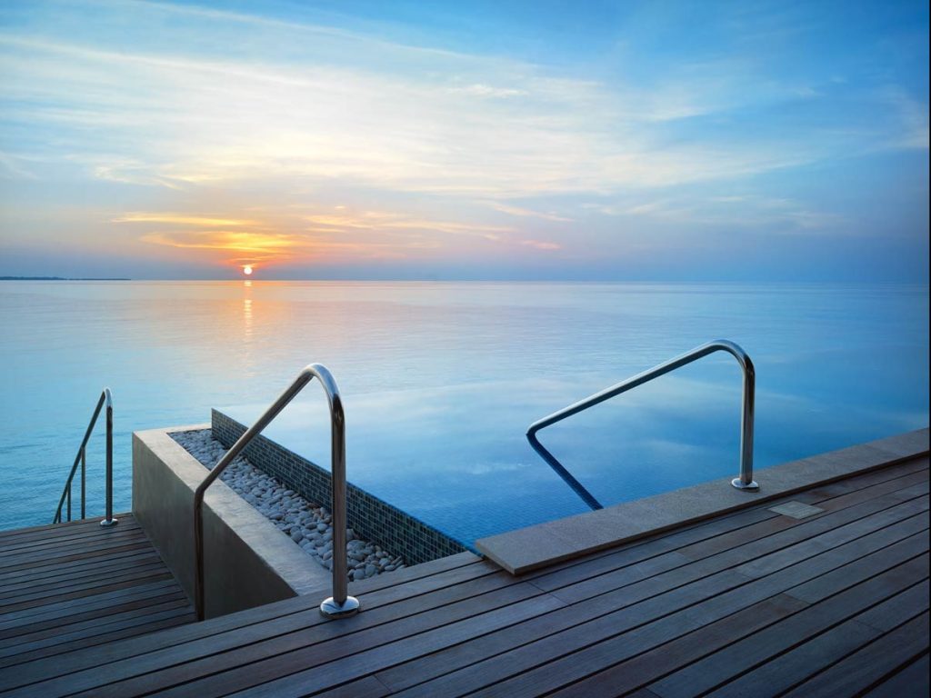 velaa-private-island_Sunset Deluxe Water Pool Villa