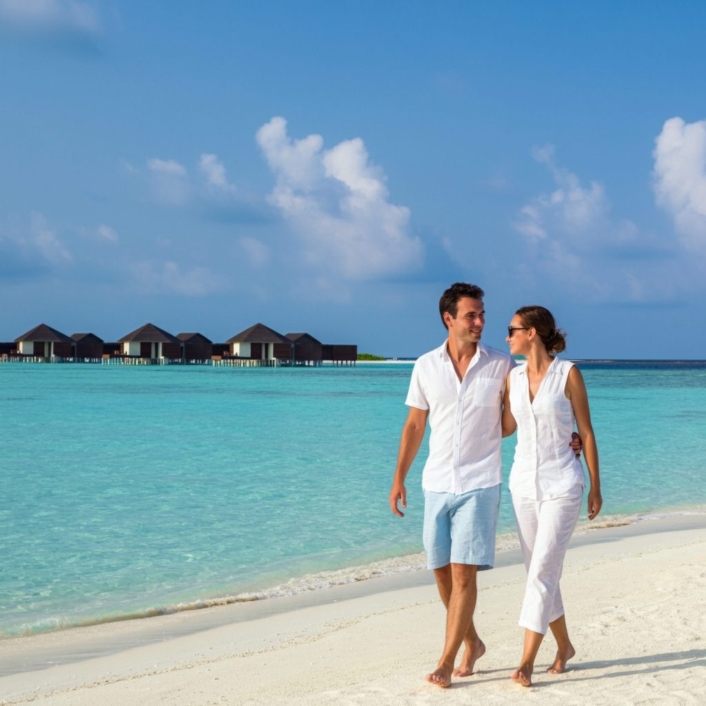 voyage-couple-maldives-plage