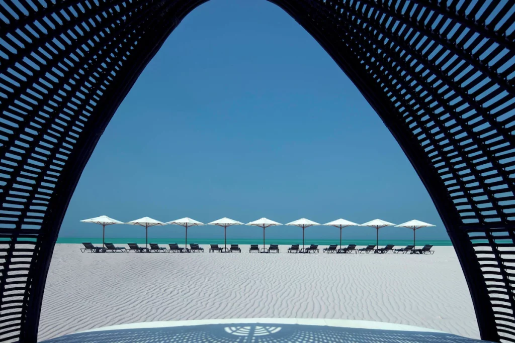 combiné-abu-dhabi-st-regis-saadiyat-island-voyages-de-luxe