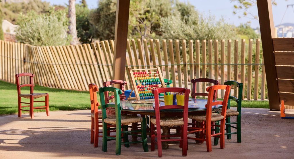 kids-club-st-nicolas-bay
