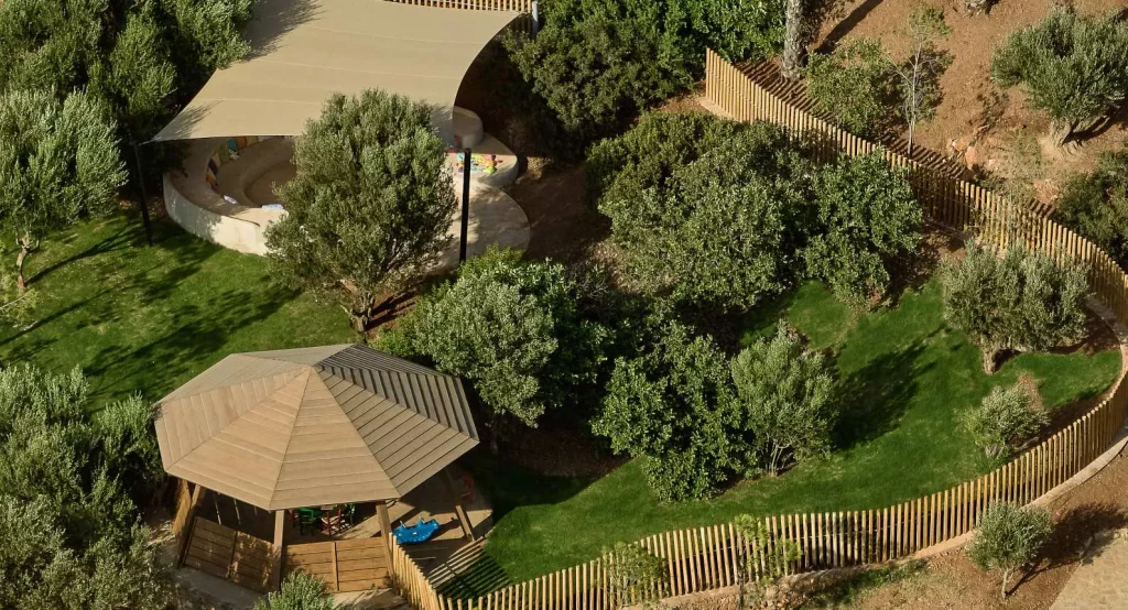 kids-nature-play-area-st-nicolas-bay