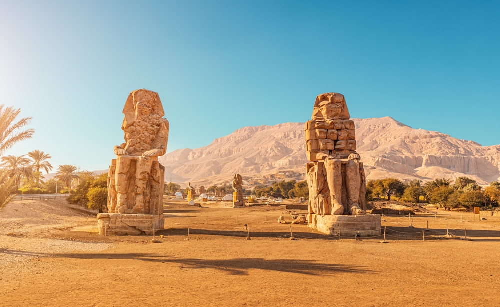 Famous,Two,Colossi,Of,Memnon,-,Massive,Ruined,Statues,Of