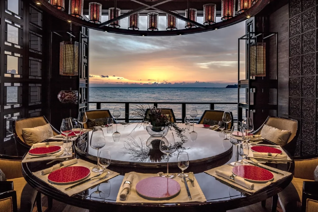 Savourez l'une des meilleures cuisines de Malaisie en séjournant à l'hôtel de luxe The Ritz-Carlton Langkawi