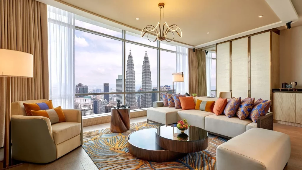 Profitez d'une vue splendide sur les tours jumelles Petronas en réservant avec notre agence Voyages de Luxe la "Sky Sanctuary Suite" de l'hôtel 5* Banyan Tree Kuala Lumpur