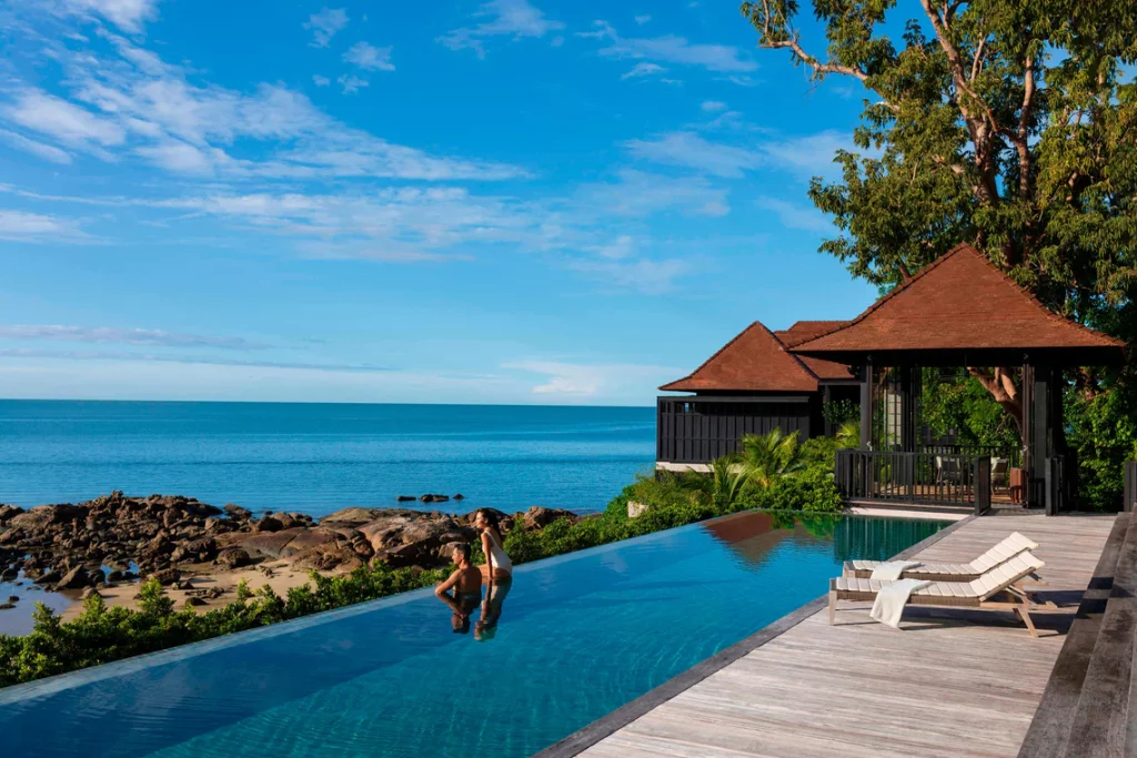 yoga-pool-the-ritz-carlton-langkawi