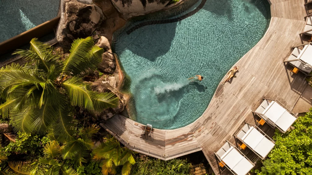 Constance-Lemuria-Piscine