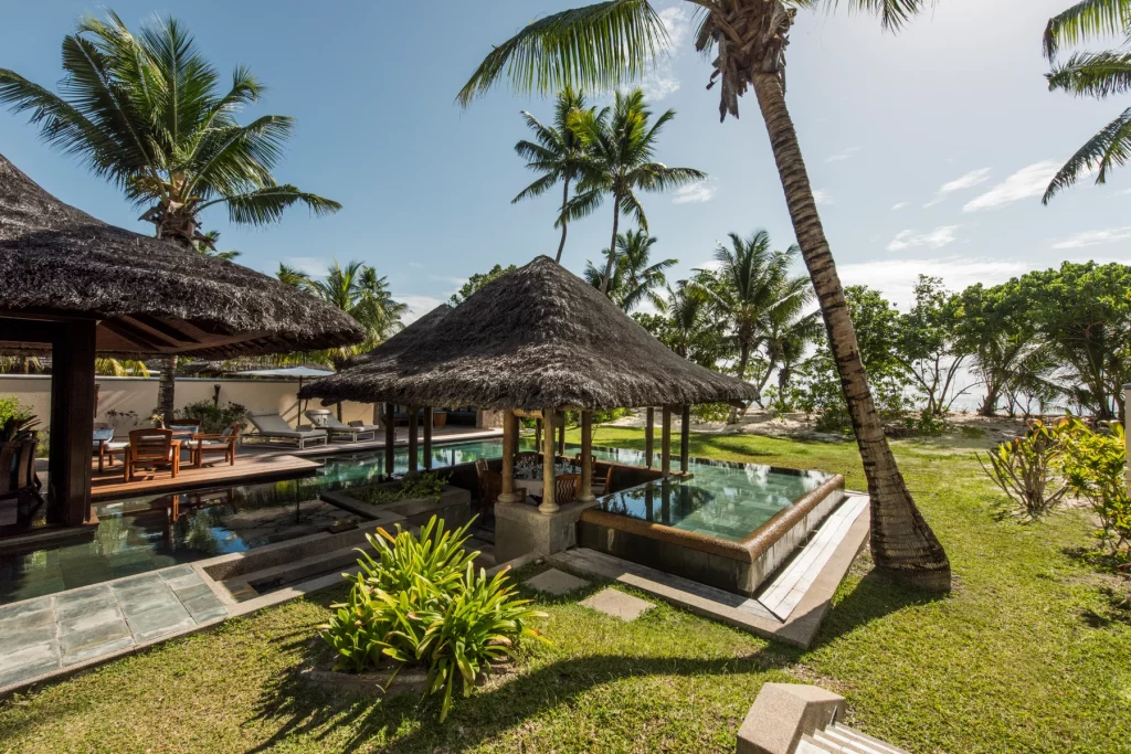 Constance-Lemuria-Pool_Villa_Piscine