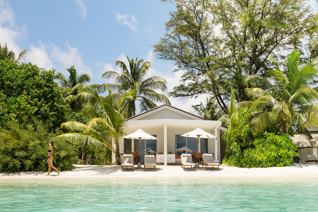 Family Lagoon Pavilion du LUX* South Ari Atoll, spacieuse villa familiale sur la plage avec vue sur le lagon turquoise, Maldives 