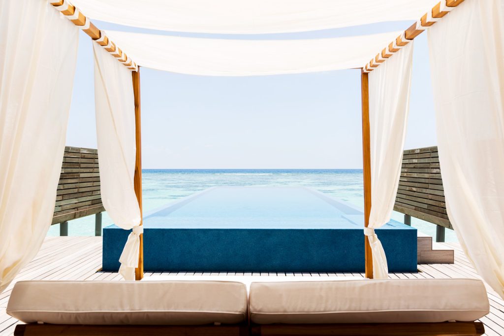 temptation-pool-water-villa_piscine