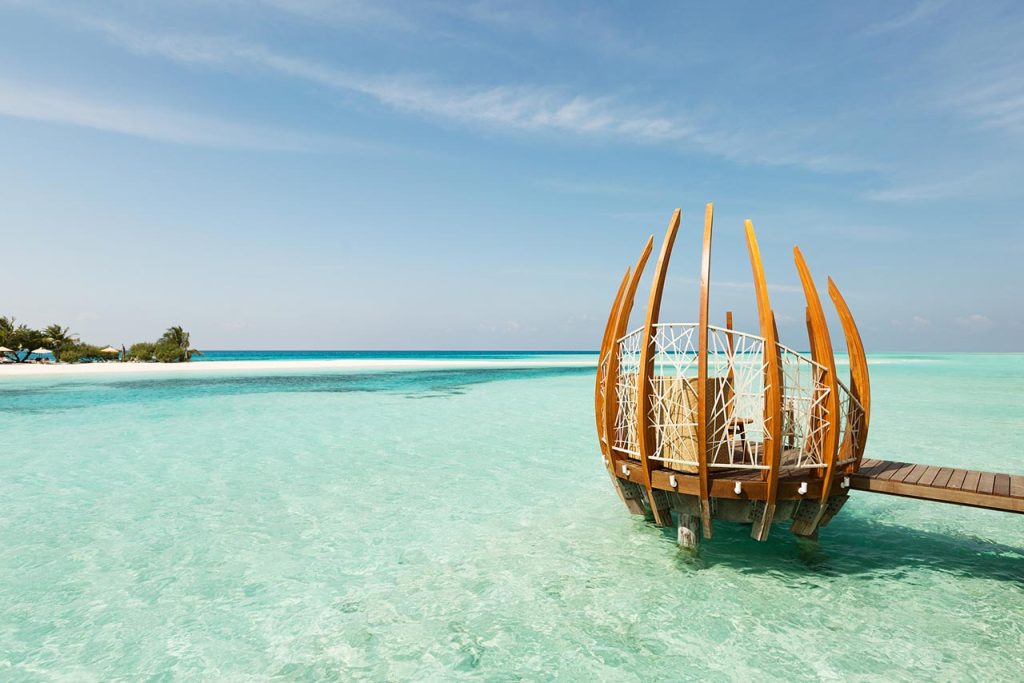 lux-south-ari-atoll-restaurant