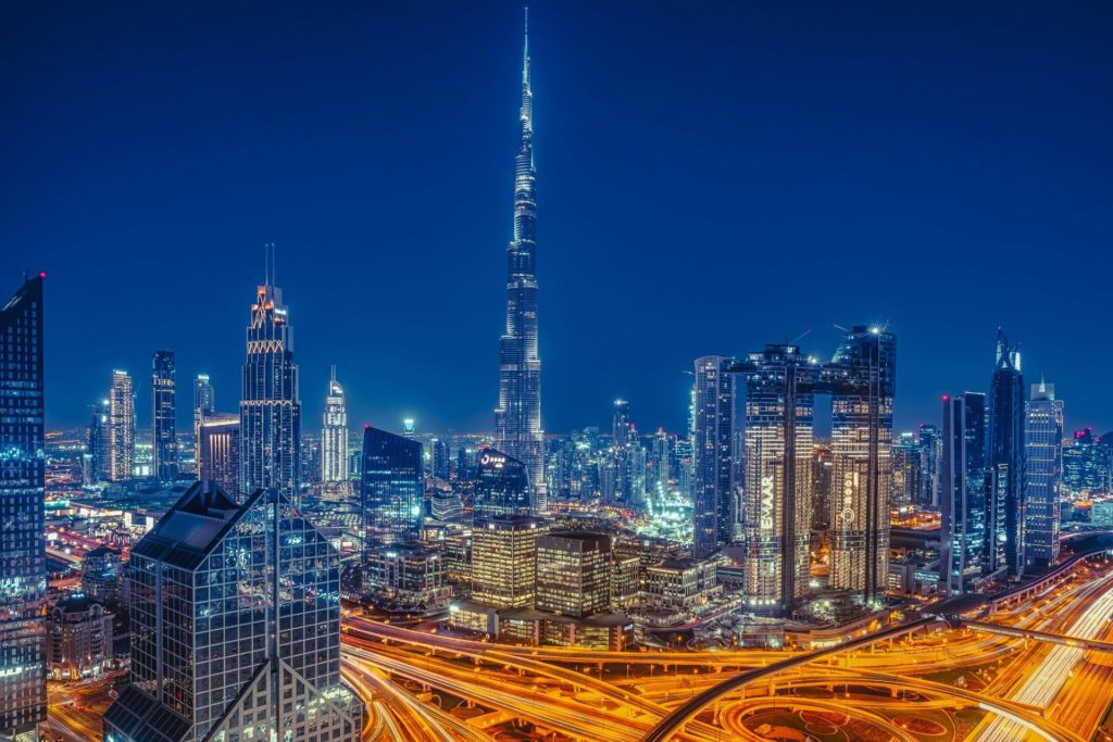 dubai-burj-khalifa-skyline-nuit-combine-dubai-abu-dhabi-luxe