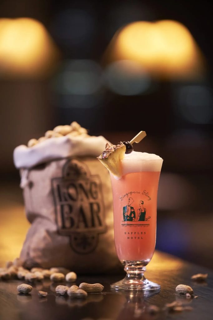 raffles-singapore-experience-culinaire-3-long-bar-singapore-sling