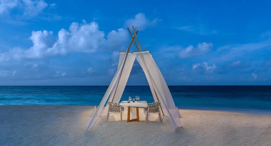 anantara-mina-ras-al-khaimah-dining-by-design-diner-prive-plage