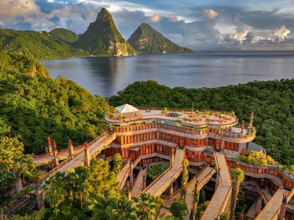 jade-mountain-hotel-vue-aerienne-pitons-sainte-lucie