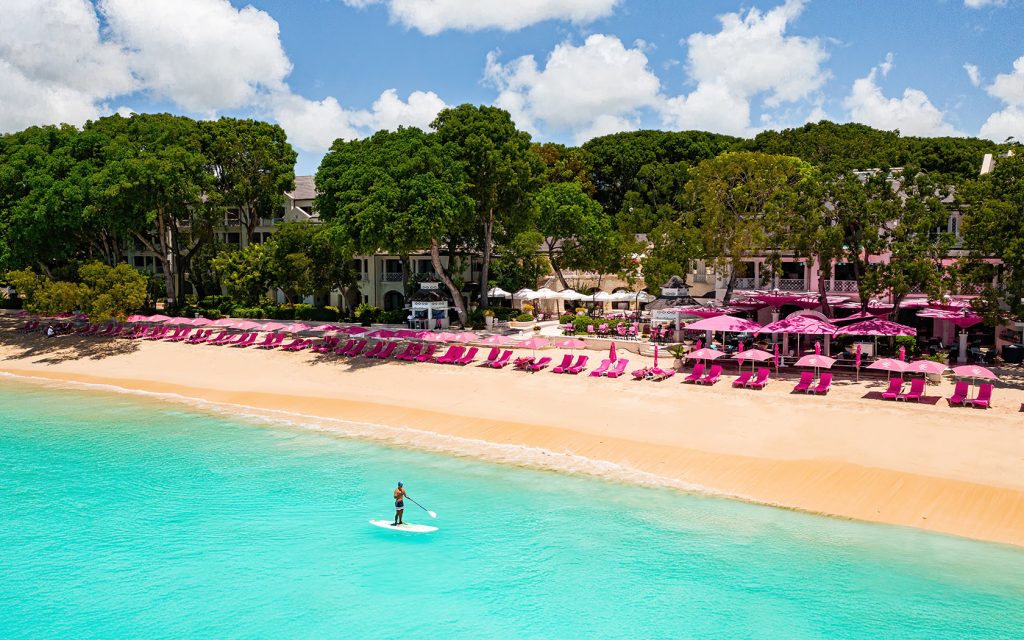 Activités nautiques au Sandy Lane à la Barbade dans les eaux turquoise des Caraïbes