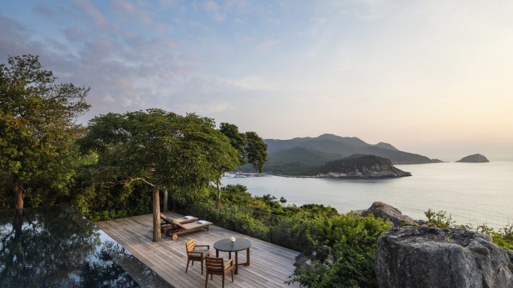 Piscine privée de la Amanoi Ocean Pool Villa avec vue sur la mer au Vietnam