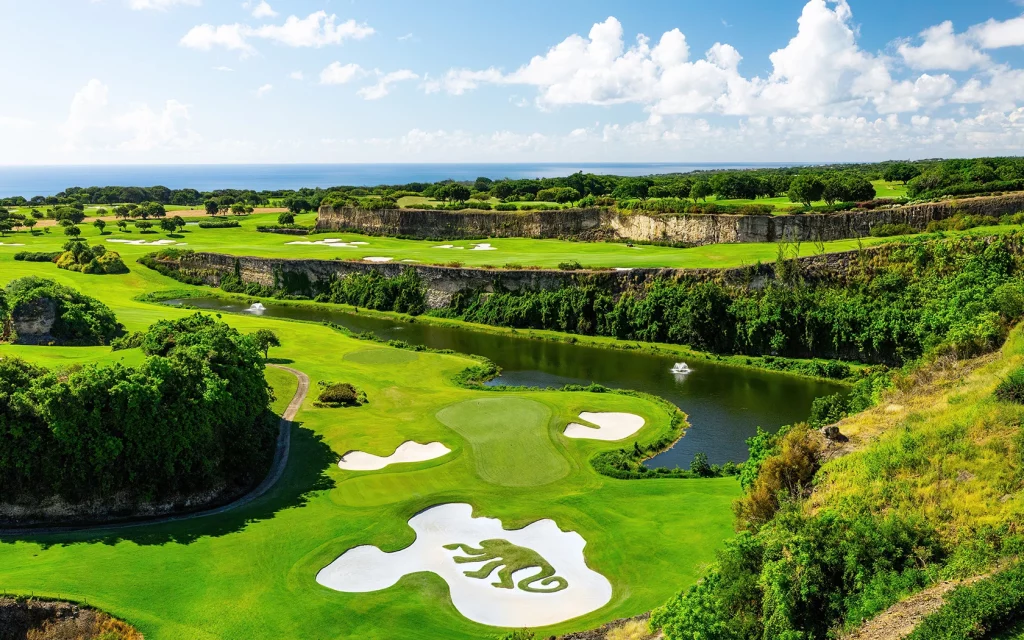 Parcours de golf Green Monkey au Sandy Lane à la Barbade avec vue spectaculaire sur les Caraïbes