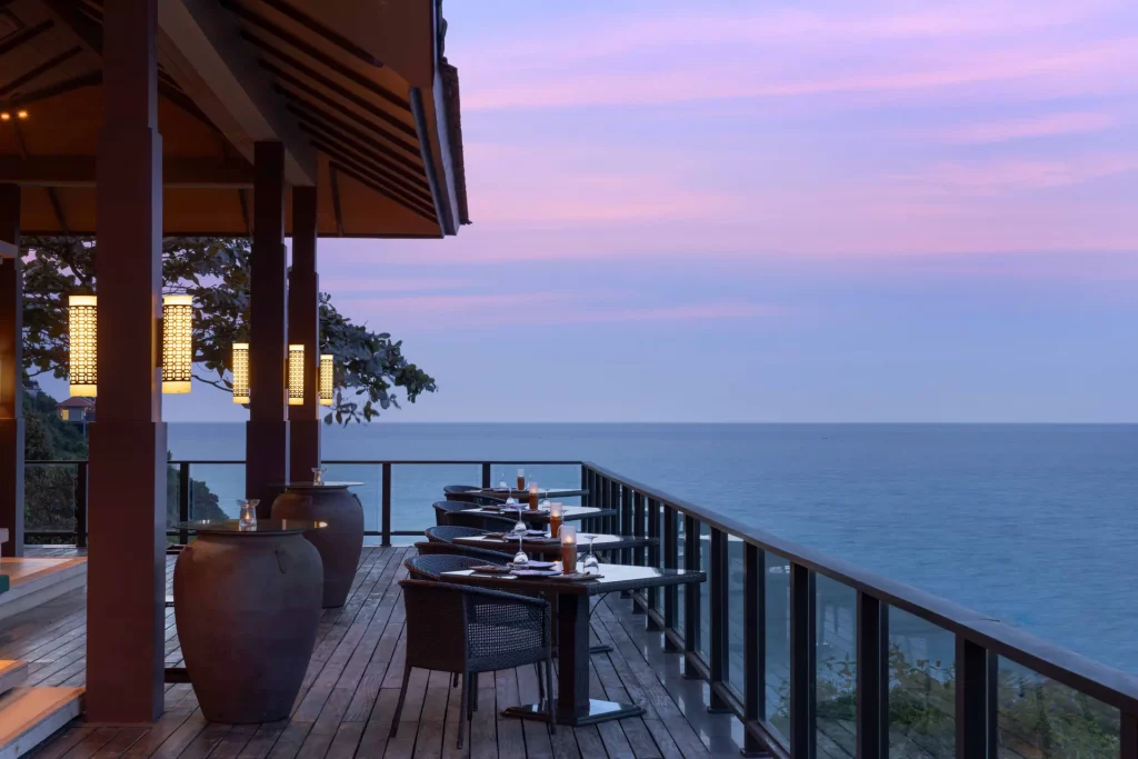 saffron-restaurant-banyan-tree-lang-co-terrasse-vue-mer