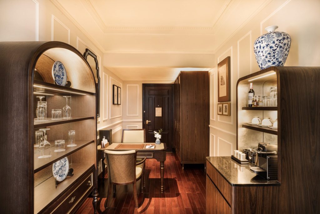 sofitel-legend-metropole-hanoi-metropole-suite-bureau