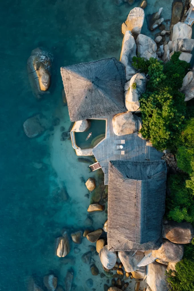 water-pool-villa-vue-aerienne-six-senses-ninh-van-bay