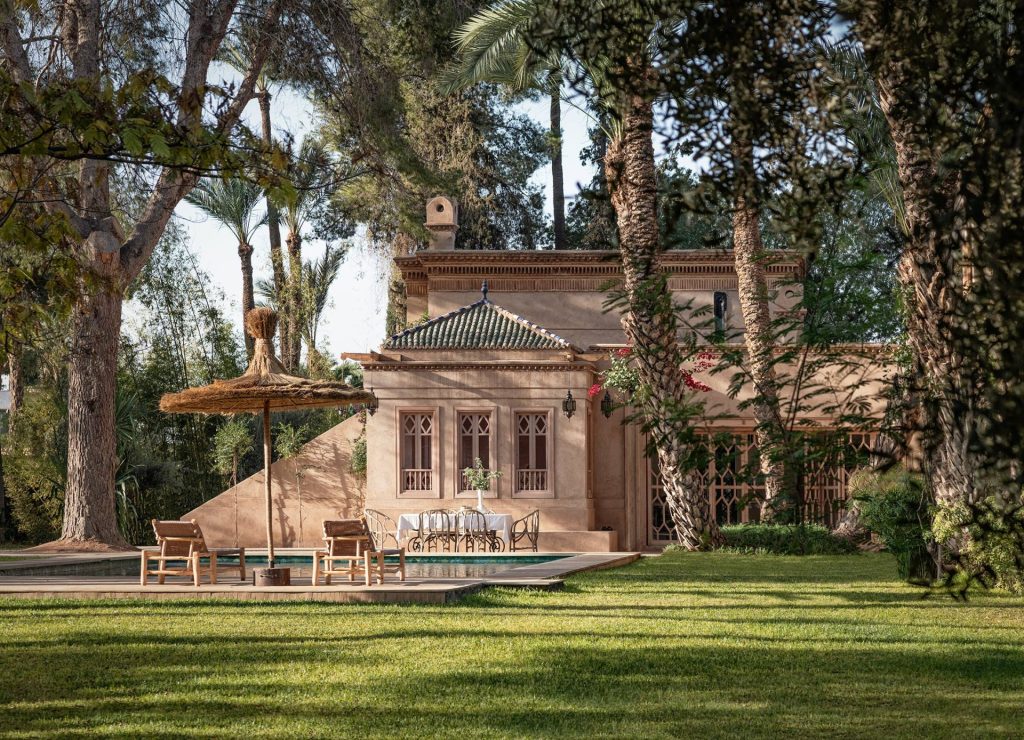 Riad Jnane Rumi dans la palmeraie de Marrakech avec jardin et piscine, boutique hôtel de luxe au Maroc