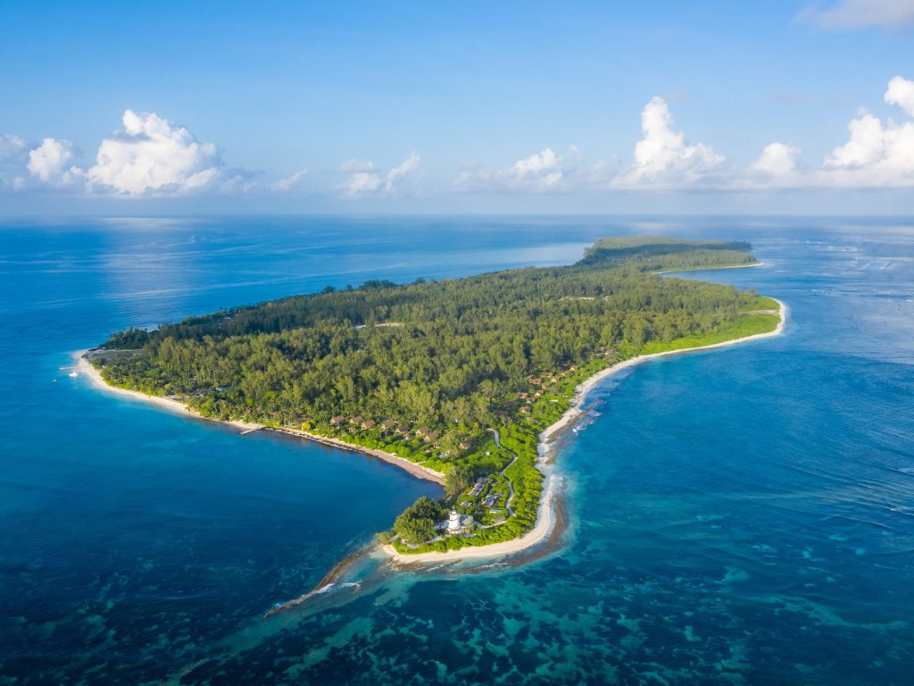 Île privée aux Seychelles, vue aérienne de Desroches Island et du Four Seasons Resort