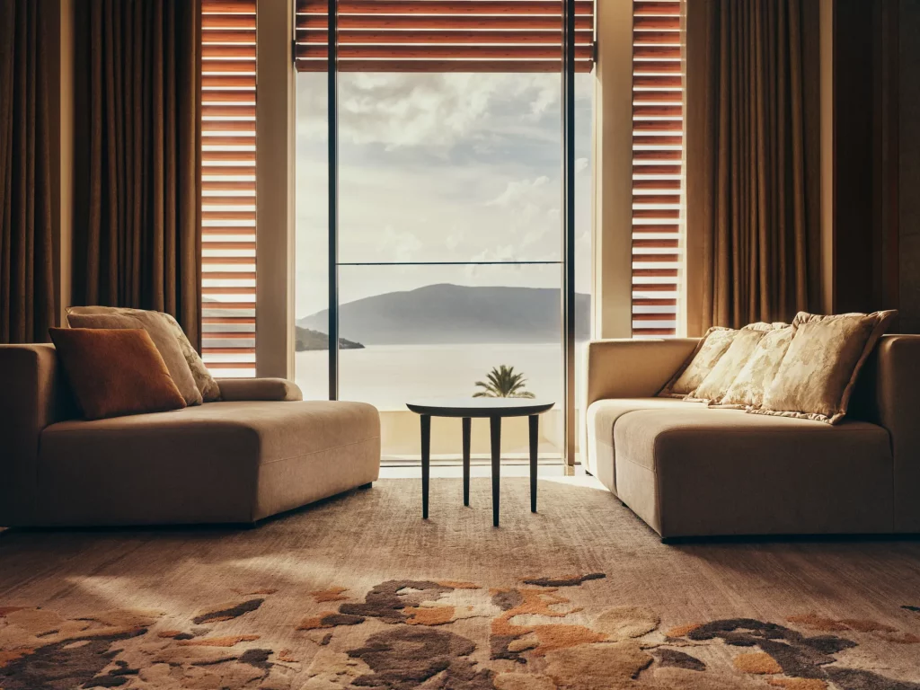 Salon de la Panoramic Bayview Suite