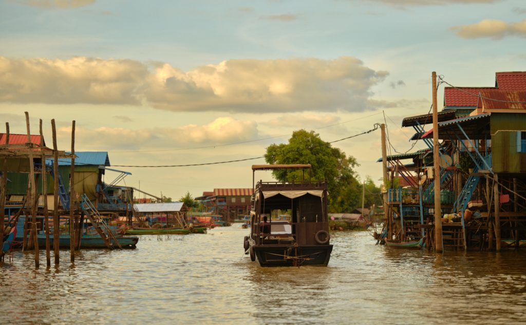 Croisière sur le Tonlé Sap avec Amansara près de Siem Reap au Cambodge