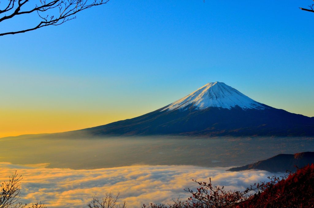 Lever de soleil sur le mont Fuji depuis le sentier de Subashiri, Japon