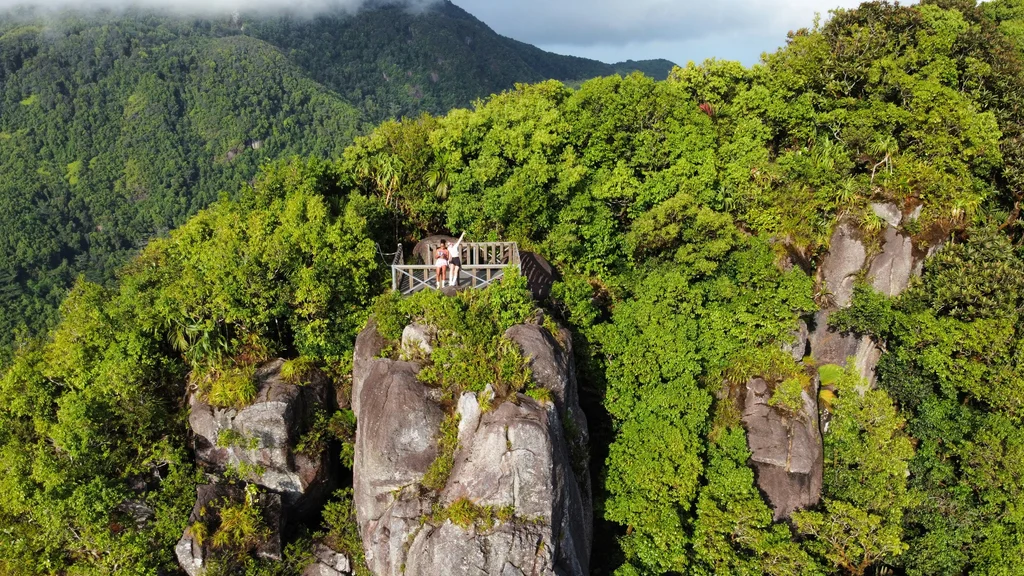 Morne Blanc à Mahé aux Seychelles, au cœur de la végétation tropicale